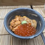 すし匠 - 唐津赤雲丹と礼文島紫雲丹といくらの三色小丼