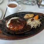 バンビ 四谷店 - チーズハンバーグ