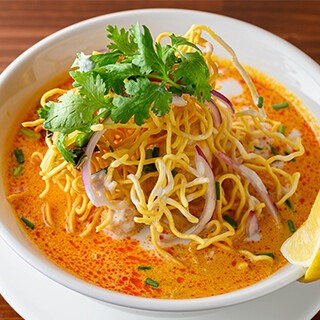 A variety of dishes where you can enjoy authentic spiciness, including Khao Soi