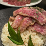 老舗精肉店直送 千種焼肉 飛騨牛の奴隷 - 