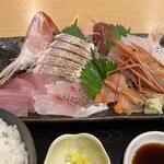 Oogaki Osakana Ichiba - 厳選刺身定食