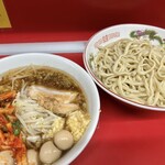ラーメン二郎 - ラーメン（900円）＋つけ変更（100円）＋味うずら（100円）＋SUPERキムチ（100円）、ニンニク・シークヮーサー