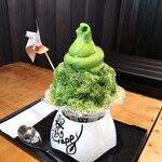 赤堀製茶場 - 料理写真:抹茶氷に抹茶ソフトをトッピング　1100円