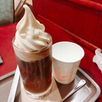 カフェ・ベローチェ 仲御徒町店 - コーヒーフロート　全景