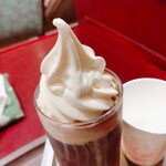 カフェ・ベローチェ - コーヒーフロート　ソフトクリームアップ