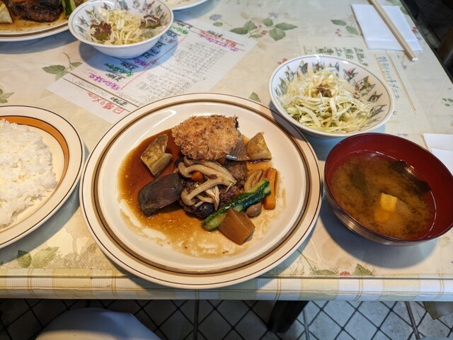 カフェドポンヌフ 盛岡 &ndash; 落ち着く雰囲気と手作りスイーツが楽しめるカフェ