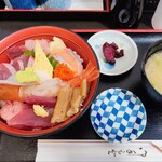 Osashimiya Amimoto Izu - 海鮮丼