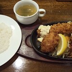 ぶどう亭 - チーズハンバーグとフライセット