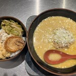 高崎はた山 - 担々麺+そぼろ御飯