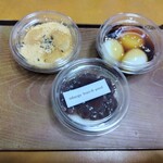 B-yond - お団子 各150円