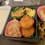 屋台DELi - 料理写真:エビカツ。 13時過ぎだったので100円引きで¥450
