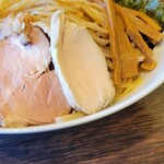 麺や 紡 - メンマもコリコリとしそうな見た目しやがって・・・（した）