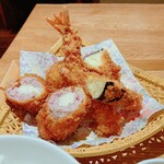 Tonkatsu To Kafe Aratama - 海老フライ、チーズメンチカツ、コーンクリームコロッケ、なすフライ
