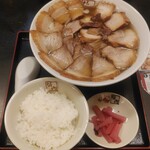 Kitakataramembannai - メガ盛り焼豚ラーメンにランチサービスのライス小