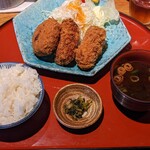 目黒魚金 - 自家製メンチとホタテクリームコロッケ定食