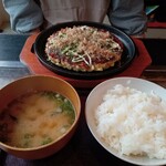 大阪屋 - お好み焼き定食(ランチ)