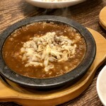 ホットスプーン - チーズ牛筋煮込みカレー