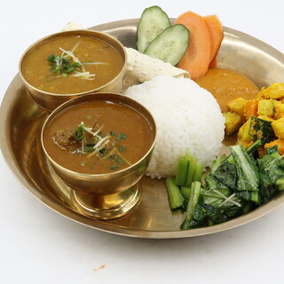 ネパールの定食☆ヘルシーで美味しい『タリセット』