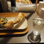 Udon Kyutaro - 天ぷら（空心菜と小海老天、げそ天） ＆ 凱陣 夏酒 無濾過生 純米吟醸