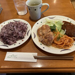 洋風厨房 ソーシエ - 阿部鶏のジャポソースとハンバーグステーキ　1000円