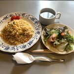 ステーション - ◆ 焼き飯 (スープ・サラダ付) ¥680-