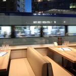 RESTAURANT PLATINUM FISH - 特急列車が通過しました