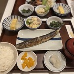 炭火焼魚定食と釜戸ごはん 天四食堂 - 