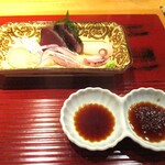 おおたに - 造り：鯛、剣先いかのお造り　鰹の藁焼き。