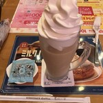 コメダ珈琲店 - クリームオーレとオマケをもらいました。