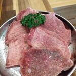 Yakiniku Sutairu Nikuhoudai - 