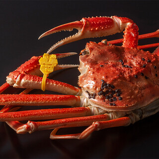 採用最優質的螃蟹製成。套餐價格為 9,800 日元起。