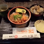 Kaitenzushi Takakura - 魚屋のまかない丼。