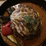 Noki - 夏野菜とスパイスカレーの焼きロールキャベツ