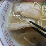 麺ズ赤のれん - チャーシュー。