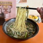 白龍 - 麺リフト。