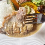 マリーチサーカスカフェ - ポークソテープレート アップ