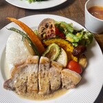 マリーチサーカスカフェ - ポークソテープレート