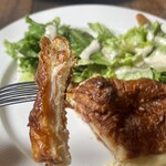 マリーチサーカスカフェ - ハムチーズクロワッサンフレンチトースト 断面