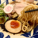 Kushiyaki Toripaitan Kiwamidori - 中太麺が美味しいです♡