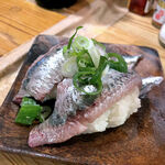 シン たちろまん - いわし寿司（2貫 300円）