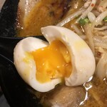 Ramen Katsumi - 辛味噌チャーシューめん（1,180円）、味玉（+100円）、チャーシュー飯（+270円）