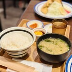 Tokyo Ajifurai - ごはんとお味噌汁もセットで