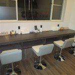 麺創房LEO - 女性優先席あります。