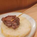 炭火とワインと純米酒 King Momo - 炭火串焼 牛タン