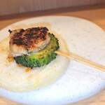 炭火とワインと純米酒 King Momo - 炭火串焼 つくねゴーヤ