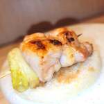 炭火とワインと純米酒 King Momo - 炭火串焼 レア焼　ネギま