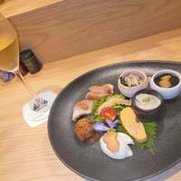 炭火とワインと純米酒 King Momo - 付きだし前菜盛り