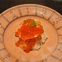 西麻布野口 - 鮭に新イクラの親子飯蒸し！イクラも大きくなってきました。