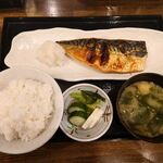 216637387 - さば塩焼 790円  + 定食（ご飯、味噌汁、新香）320円