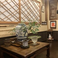 巽蕎麦 志ま平 - 葡萄の木がディスプレイ